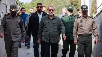 بازدید علی لاریجانی از موزه ملی انقلاب اسلامی