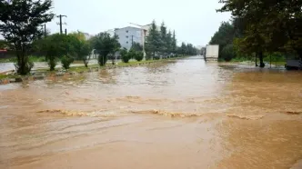 تصاویر؛ بارش باران و آبگرفتگی معابر در آستارا
