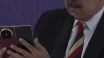 ببینید؛ هدیه شی جین‌ پینگ به مادورو؛ تلفن همراه هواوی ضد شنود