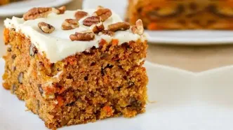 طرز تهیه کیک هویج و خرما با کرم دارچینی