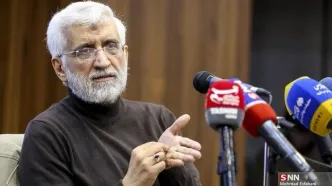 جلیلی: مردم در جنگ اخیر دیدند «غربی‌شدن» سراب است/ کسانی که برای یک خانم اشک تمساح می‌ریزند از هزاران کیلومتر آن طرف‌تر با موشک دانشمندان ما را در منازلشان و نه در آزمایشگاه‌ها، می‌زنند