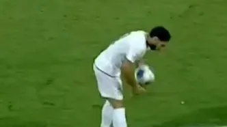 ببینید؛ واکنش جالب جهانبخش به تذکرات قلعه‌نویی: آرام باش!
