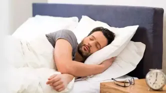 تأثیر حالت خوابیدن بر سلامت قلب و معده