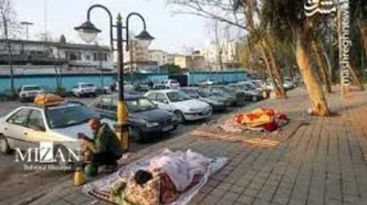 صحنه عجیب از خیابان‌خوابی مسافران شمال در تعطیلات