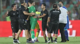 درگیری بازیکنان استقلال با یک پرسپولیسی/ کادر فنی دو تیم وارد معرکه شدند +عکس