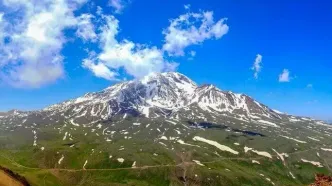 رخت سفید برف پاییزی بر قامت سبلان