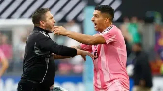 محرومیت سنگین لوئیس سوارز بعد از پرتاب آب دهان به حریف!