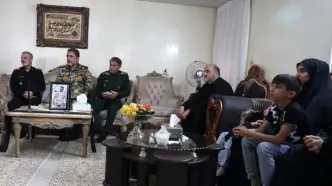دیدار سرلشکر موسوی با خانواده ۱۰ تن از فرماندهان شهید جنگ تحمیلی ۱۲ روزه