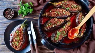 طرز تهیه بادمجان شکم‌پر؛ یک غذای حاضری و خوشمزه