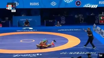 ببینید |‌ ویدئوی کشتی غلامرضا فرخی با حریف چینی