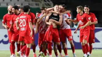 تراکتور شاکی شد!