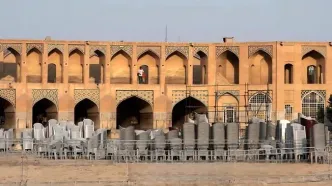 تصاویری که از تجمع مردم در پل خواجو وایرال شد