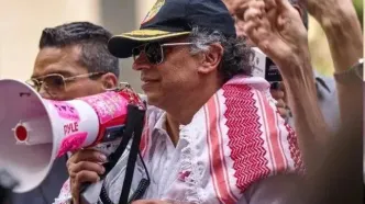 ویزا این رئیس جمهور درجا در نیویورک لغو شد + عکس