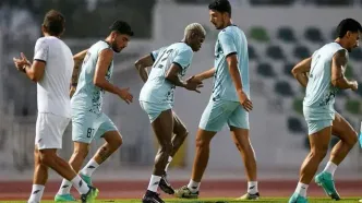 بازیکن نامحبوب استقلال، دوشنبه به تهران بازمی‌گردد