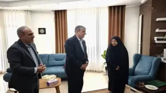 اسلامی با خانواده شهید فریدون عباسی دیدار کرد