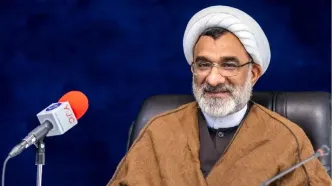نمی توانیم برای آوازخواندن یک خانم در جمع آقایان مجوز بدهیم