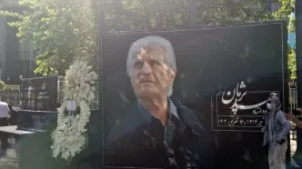 پیکر احمد پژمان از مقابل تالار وحدت بدرقه شد