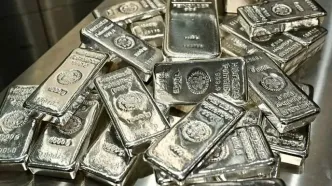 نخستین بار در ۱۴ سال اخیر؛ نقره از مرز ۴۷ دلار عبور کرد