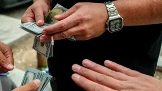 وضعیت خرید و فروش دلار در بازار آزاد