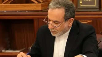 پیام تبریک عراقچی در پی قهرمانی تیم ملی وزنه‌برداری ایران