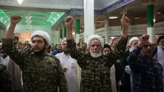 طلاب قم یونیفرم نظامی پوشیدند
