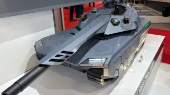 تانک یا بمب‌افکن؟ / رونمایی از سلاحی جدید با طراحی «نامرئی» B-۲۱