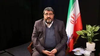 فؤاد ایزدی، تازه از تخم درآمده/ چطور فرماندهان نظامی را مسخره می‌کند؟