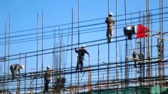 چرا دستمزد کارگران همواره از تورم جا می‌ماند؟