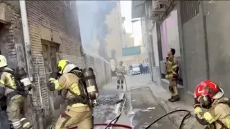 آتش‌سوزی ساختمان متروکه در خیابان انقلاب