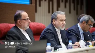 نشست هم اندیشی نخبگانی با حضور مقامات کشوری و استانی در مشهد