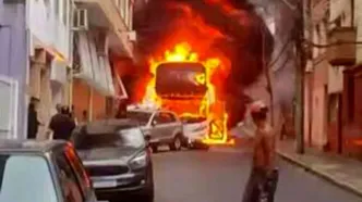 نجات معجزه‌آسای ده‌ها نوجوان از اتوبوس شعله‌ور