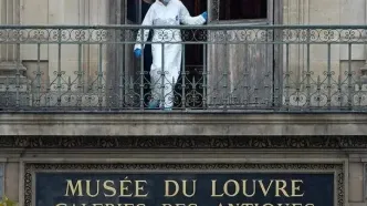 چند نفر در ارتباط با دزدی موزه لوور بازداشت شدند؟