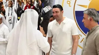 نکونام تماشاچی ویژه بازی تراکتور-الشارجه