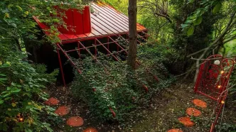 جادوی معماری؛ رنگ، چوب و فلز در قلب ورشو