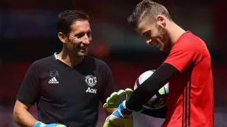 مربی سابق منچستریونایتد در پرسپولیس ماندنی شد