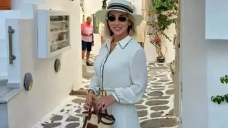 عکاسی تابستانی مینا مختاری همسر بهرام رادان و پسرش جان در یونان