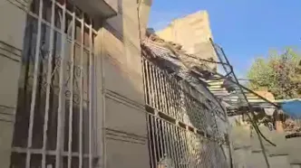 جزئیات آوار شدن یک ساختمان قدیمی در خیابان جمهوری