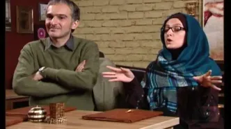 قاب خانوادگی خانم شیرزاد «ساختمان پزشکان»در کنار برادرش