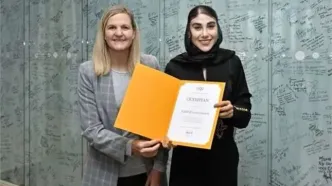 امضای ناهید کیانی روی دیوار المپیک