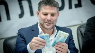 پاسخ تند نویسنده عربستانی به وزیر اسرائیلی: شترهای ما ریشه دارند، شما نه!