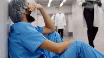 حمله دسته‌جمعی همراهان بیمار به یک پزشک در شهریار