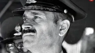 «رهبر انقلاب» با لباس ارتشی در کنار فرماندۀ ارتش»