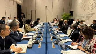 نشست نماینده رئیس جمهور چین و دبیر کل حزب استان هاینان با مقامات عالی اجلاس جهانی مناطق آزاد