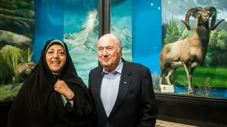 ماجرای جالب دیدار ابتکار و بلاتر؛ وقتی یوز به لباس تیم ملی رسید!