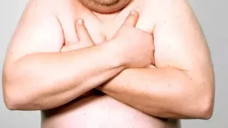 چگونه از شر «سینه‌های مردانه» خلاص شویم؛ دلایل اصلی و بهترین زمان مراجعه به پزشک