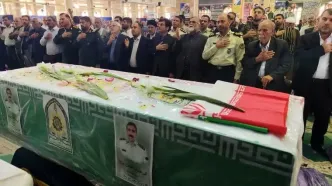 شهید سرهنگ "غلامرضا جمشیدی‌پور" در کنار همرزمان شهیدش آرام گرفت