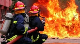 آتش‌سوزی گسترده در چند مغازه تجاری بابل/ ۳۵ آتش‌نشان به محل حادثه اعزام شدند