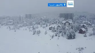 ببینید؛ بارش زودهنگام برف بالکان را فلج کرد