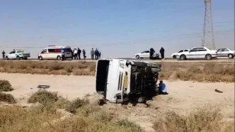 انحراف مینی‌بوس در محور آبادان–ماهشهر ۱۴ مصدوم برجا گذاشت