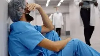 حمله دسته‌جمعی همراهان بیمار به یک پزشک در شهریار